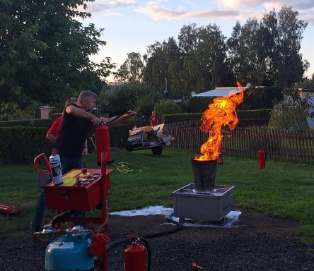 jetzt wird das Feuer aber schon größer