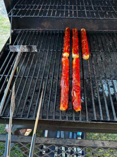 ... als alle gesättigt waren , war das der klägliche Rest des Grillgutes
