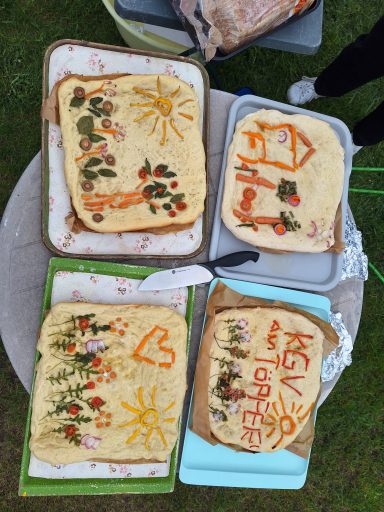 Brot für den KGV wurde kreativ gestaltet und gebacken, einen ganz großen Dank an Lisa !